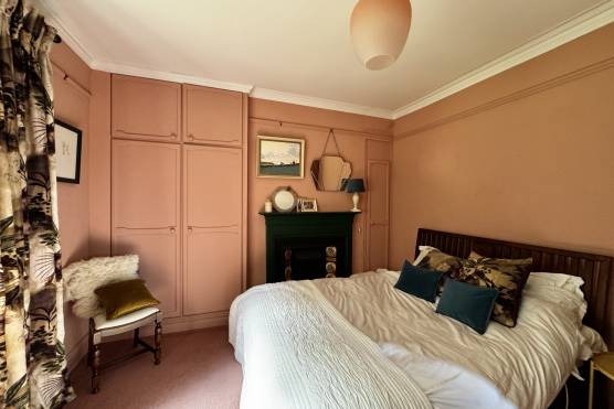 3536W 10 filming location West Yorkshire Traditional family home large bedroom
