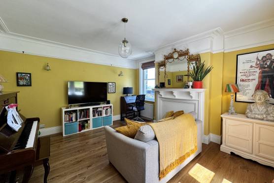 3536W 13 tv drama location West Yorkshire Traditional family home large reception room