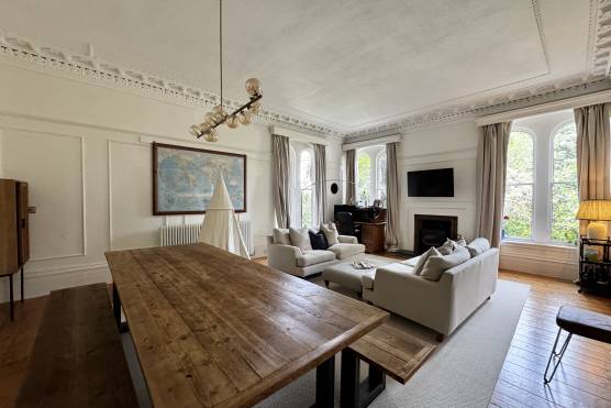3537W 10 filming location house in West Yorkshire Period property family home with large reception room