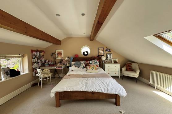 3537W 16 photo shoot location house in West Yorkshire Period property family home with large bedroom