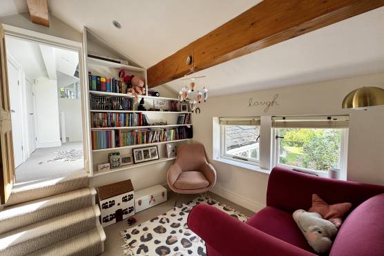 3537W 17 tv shoot location house in West Yorkshire Period property family home with snug
