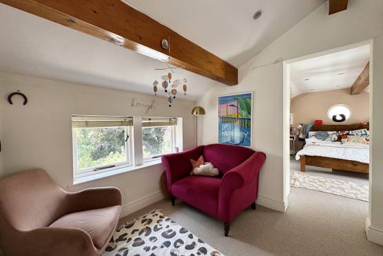 3537W 18 tv drama location house in West Yorkshire Period property family home with large bedroom and snug
