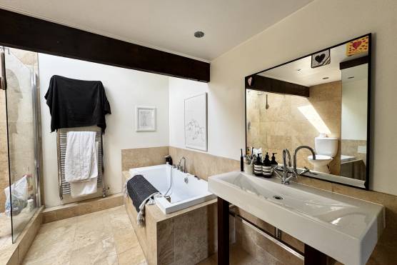 3537W 21 photo shoot location house in West Yorkshire Period property family home with large bathroom