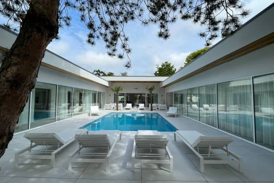 3383V 1 tv shoot location house in Merseyside contemporary property with outdoor swimming pool