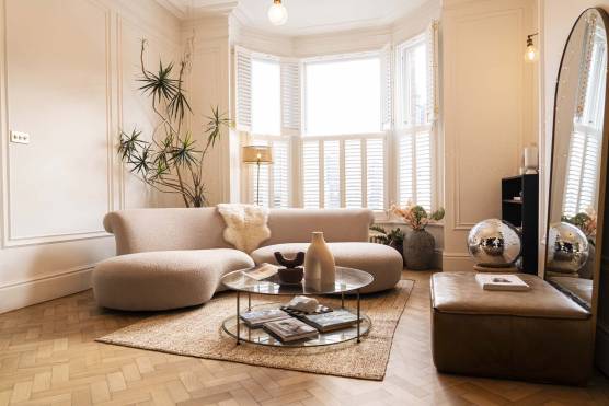 3160M 10 filming location house stunning Manchester period property with large stylish living area