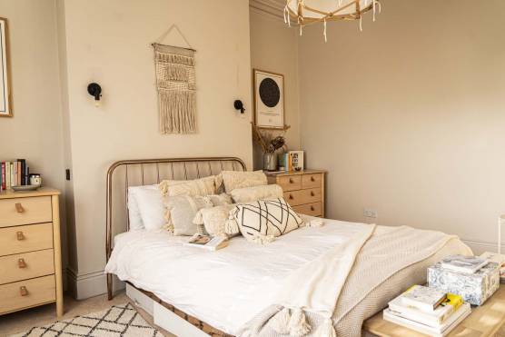 3160M 19 tv commercial location house stunning Manchester period property with large stylish bedroom