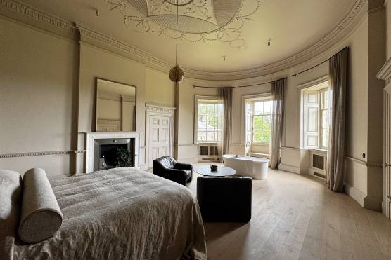 3539W-31-photo-shoot-location-house-in-West-Yorkshire-period-property-elegant-bedroom2.jpg
