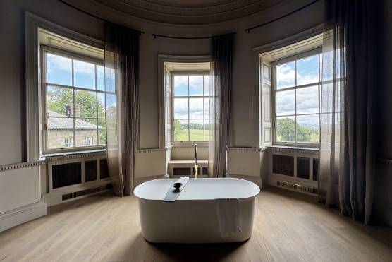 3539W-34-photo-shoot-location-in-West-Yorkshire-bathtub-with-stunning-rural-view.jpg