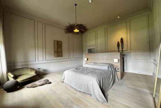 3539W-39-photo-shoot-location-house-in-West-Yorkshire-period-property-elegant-bedroom.jpg