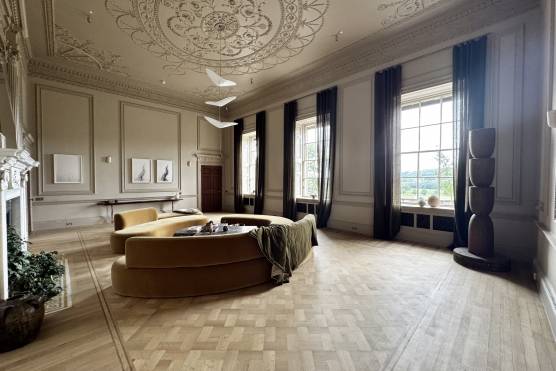 3539W 5 TV drama shoot location house in West Yorkshire period property living room.jpg