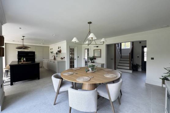 3541W-10-TV-shoot-location-house-in-west-yorkshire-stylish-open-plan-dining-area.jpg
