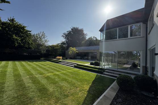 3541W-17-filming-shoot-location-house-in-west-yorkshire-large-modern-garden.JPG