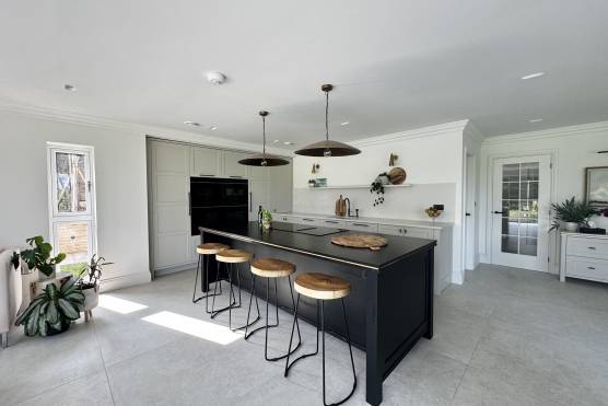 3541W-6-photo-shoot-location-house-in-west-yorkshire-modern-open-plan-kitchen.jpg