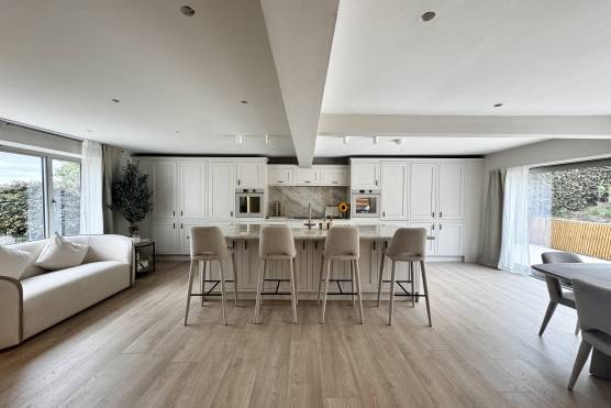 3542W-1-photo-shoot-location-house-in-West-Yorkshire-modern-open-plan-kitchen.jpg