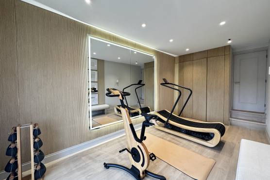 3542W-28-TV-shoot-location-house-in-west-yorkshire-stylish-home-gym2.jpg
