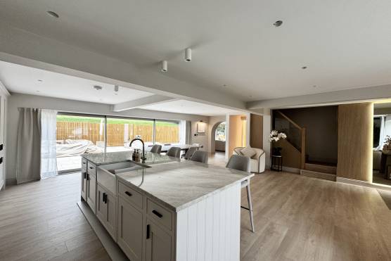 3542W-3-TV-shoot-location-house-in-west-yorkshire-contempary-open-plan-kitchen-island-.jpg