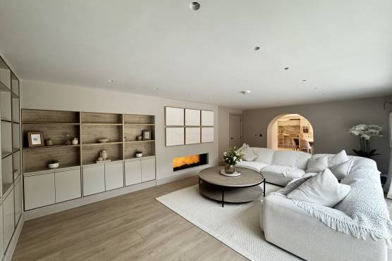 3542W-7-filming-shoot-location-house-in-west-yorkshire-stylish-living-area-with-fireplace.jpg