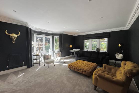 3543W 12 TV drama location in West Yorkshire modern living area.jpg