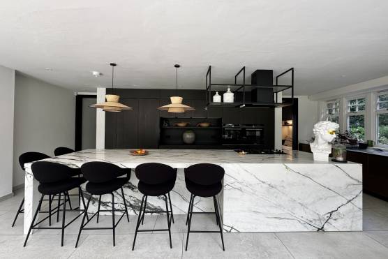 3543W-2-filming-location-house-in-West-Yorkshire-modern-open-plan-kitchen.jpg