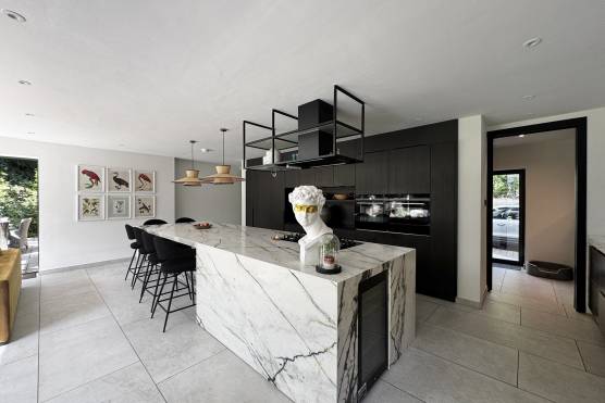 3543W-3-tv-shoot-location-house-in-Leeds-contemporary-open-plan-kitchen.jpg