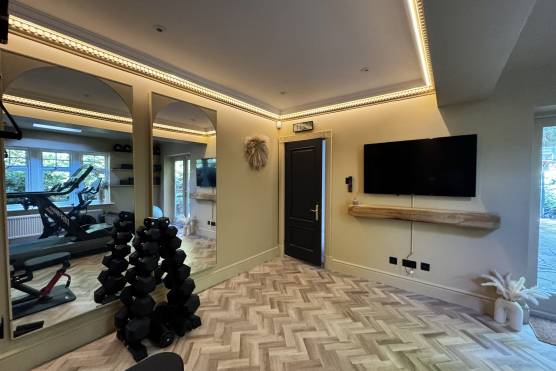 3543W-33-tv-drama-location-house-in-West-Yorkshire-modern-home-gym.jpg