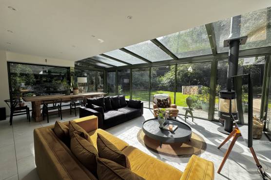 3543W-8-filming-shoot-location-in-West-Yorkshire-modern-living-area.jpg