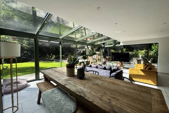 3543W-9-location-house-in-West-Yorkshire-modern-living-area.jpg