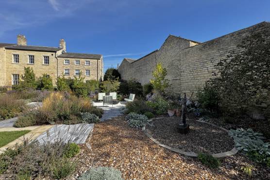 3545W 62 photo shoot location house in West Yorkshire Georgian Mansion gardens.jpg