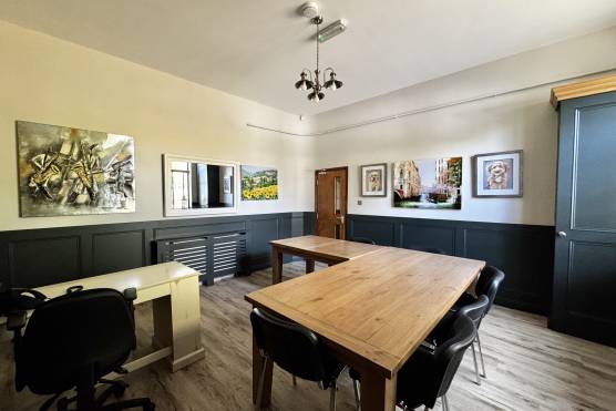 3548M 13 tv shoot location in Manchester office.jpg