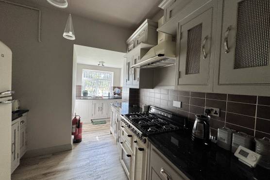 3548M 15 photo shoot location in Manchester small kitchen.jpg