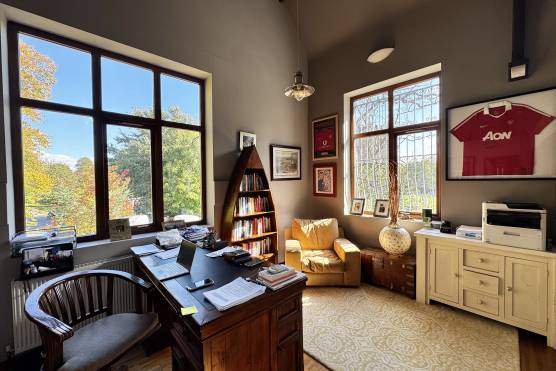 3548M 5 photo shoot location in Manchester home office.jpg