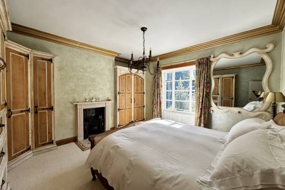 3547M 16 tv shoot location house in Manchester bedroom.jpg