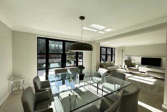 3546M 16 photo shoot location house in Manchester open plan living area.jpg