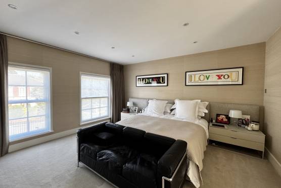 3546M 21 filming location house in Manchester bedroom.jpg