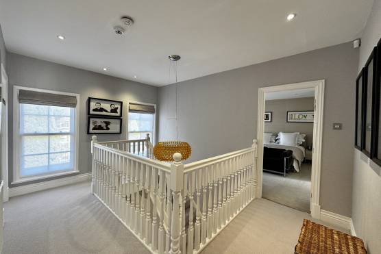 3546M 29 tv shoot location house in Manchester landing.jpg