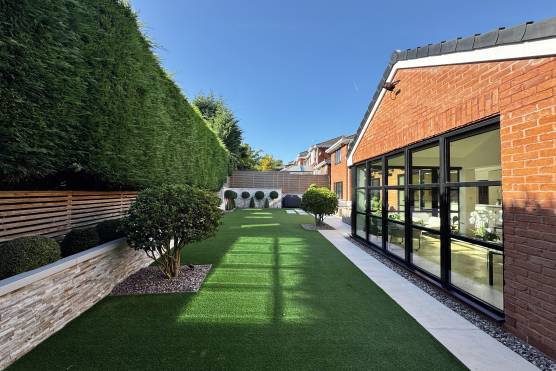 3546M 33 tv shoot location house in Manchester garden.jpg
