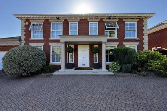3546M 35 photo shoot location house in Manchester.JPG