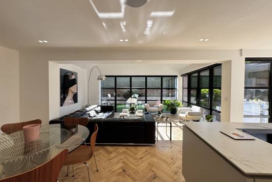 3546M 7 filming location house in Manchester open plan kitchen.jpg