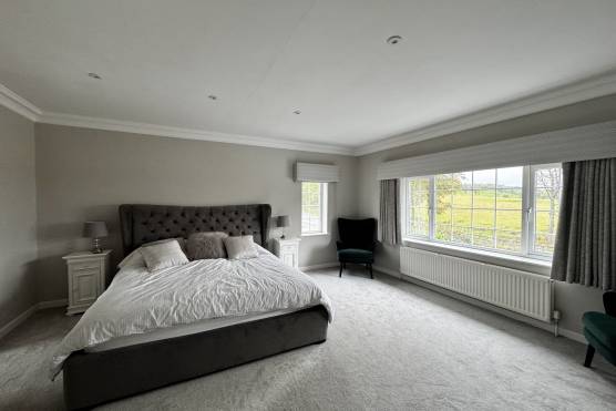 3549W 18 filming location house in West Yorkshire bedroom.jpg