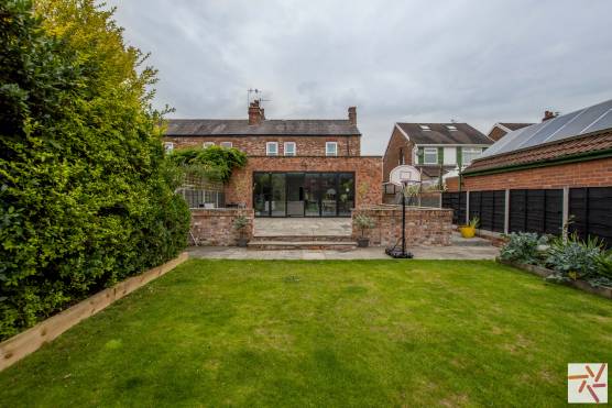 3356M 21 tv commercial location house in Manchester garden with patio area.jpg