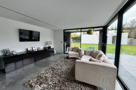 3308C 10 tv shoot location house in Cheshire modern open plan living area.jpg