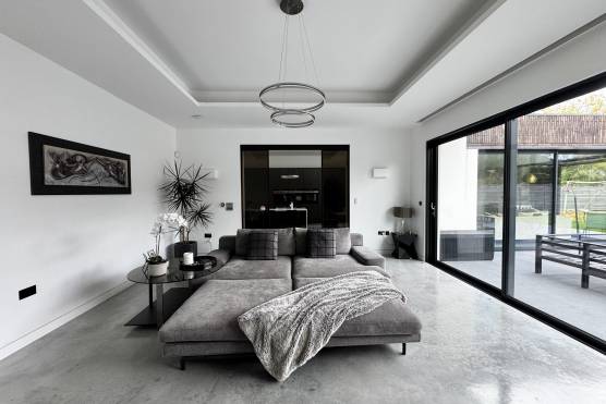 3308C 13 tv drama location house in Cheshire modern living room.jpg