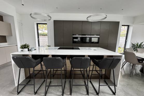 3308C 2 filming location house in Cheshire open plan kitchen.jpg