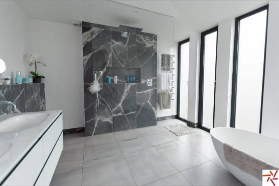3308C 23 filming location house in Cheshire modern bathroom with bath.jpg