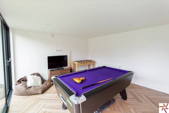 3308C 32 tv shoot location house in Cheshire family garden room.jpg