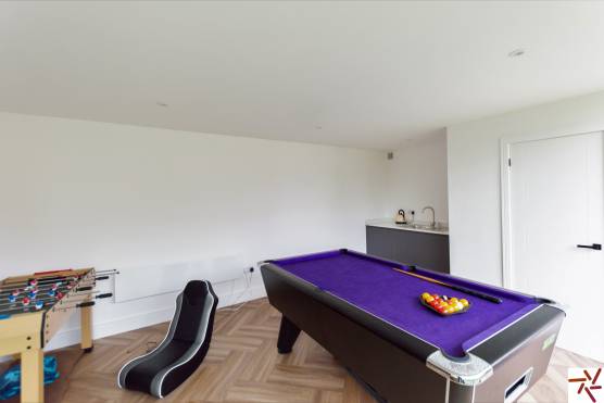 3308C 33 photo shoot location house in Cheshire.jpg