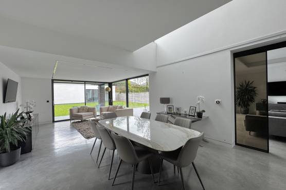 3308C 8 tv drama location house in Cheshire modern open plan dining area.jpg