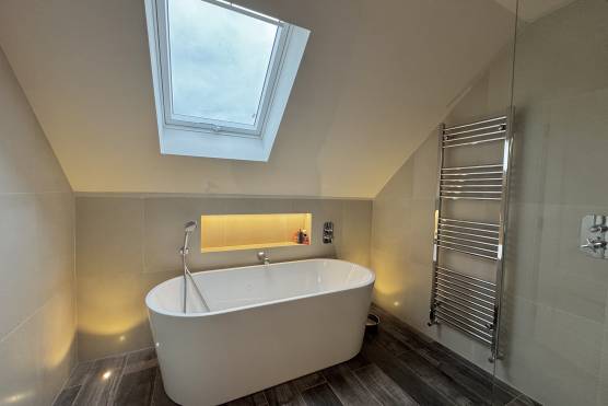 3555C 25 photo shoot location house in Cheshire bathroom.jpg