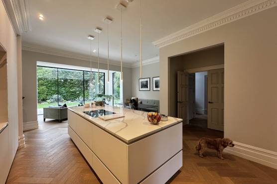 3552C 4 tv drama location house in Cheshire open plan modern white kitchen.jpg