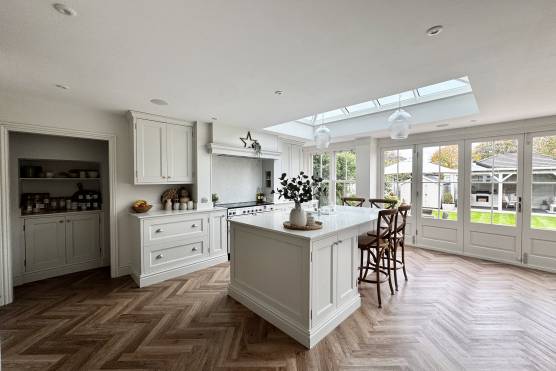 3553M 1 photo shoot location house in Manchester modern open plan kitchen with kitchen island.jpg